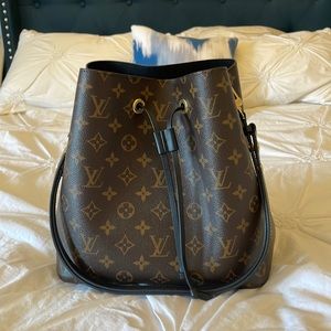 Louis Vuitton Neo Noe MM with extendable strap EXCELLENT condition